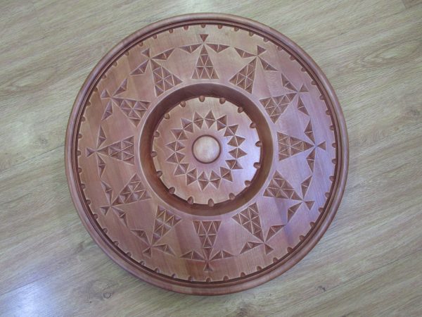 Wooden decorative plates